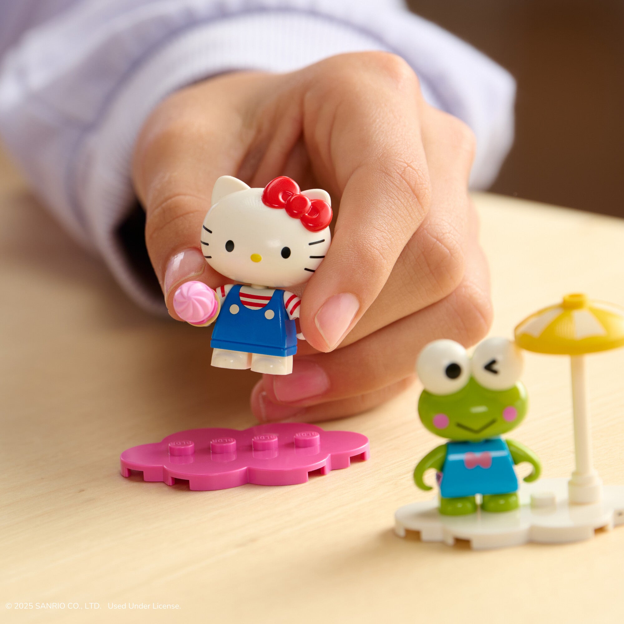 Hello Kitty and Friends Minifigures Series 1 Mystery Assortment - Image 2