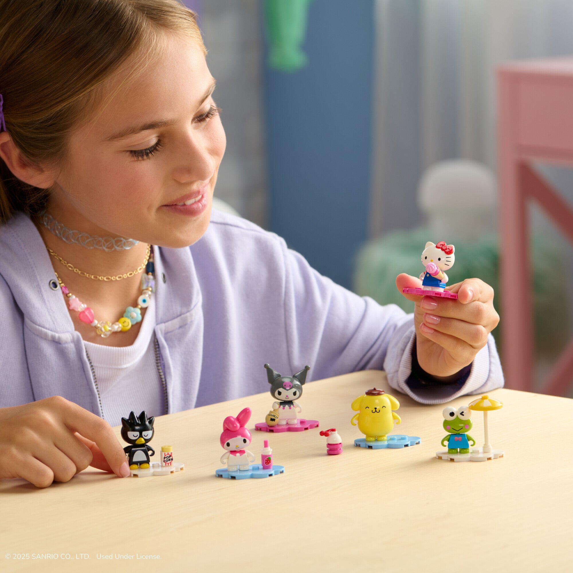 Hello Kitty and Friends Minifigures Series 1 Mystery Assortment - Image 3